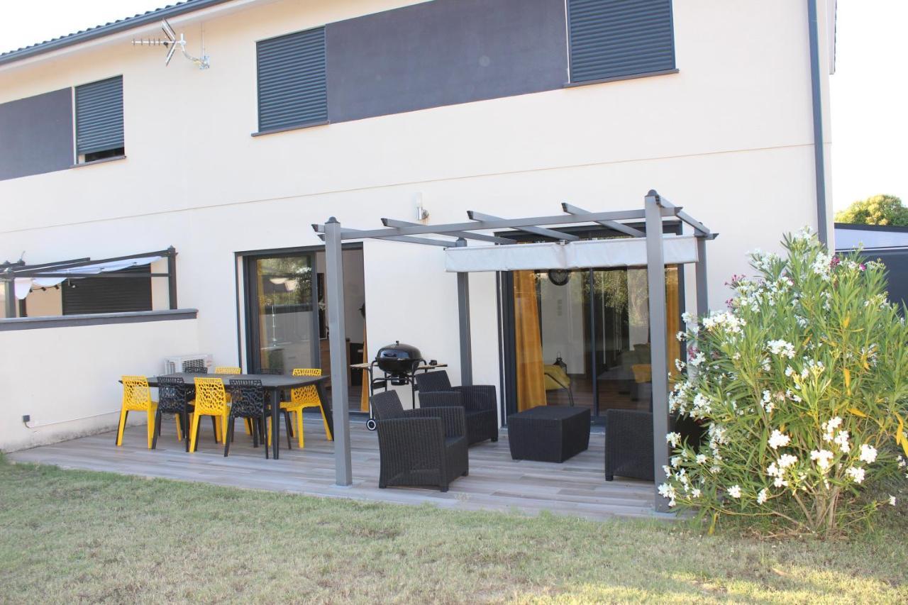 Villa Des Rives Du Lac Montans 外观 照片